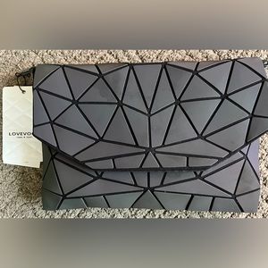 Lovevook Clutch NWT